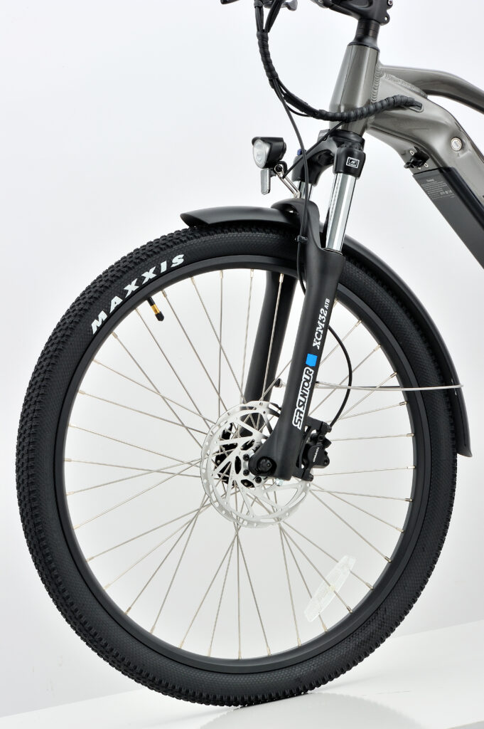 Maxxis Pacce front tyre and wheel with SR Suntour XCM32 suspension forks