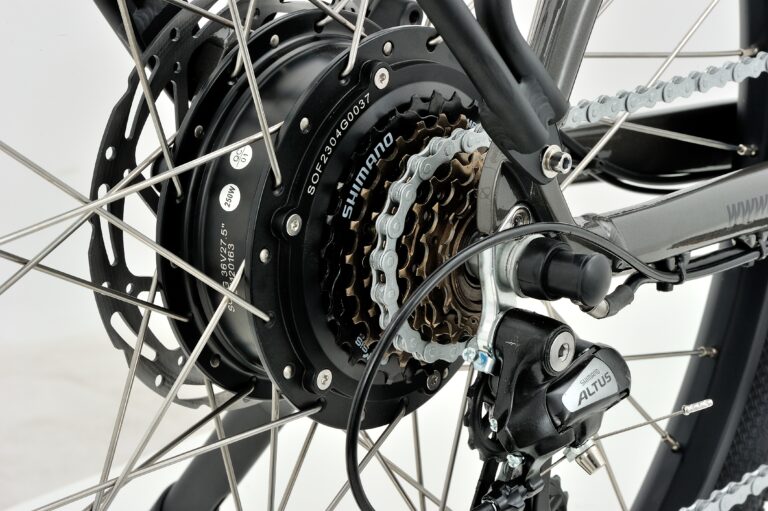 Rear hub motor with Shimano Altus 7 speed freewheel